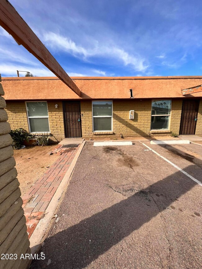 2333 W Glenrosa Ave unit 107, Phoenix, AZ 85015 - photo 2