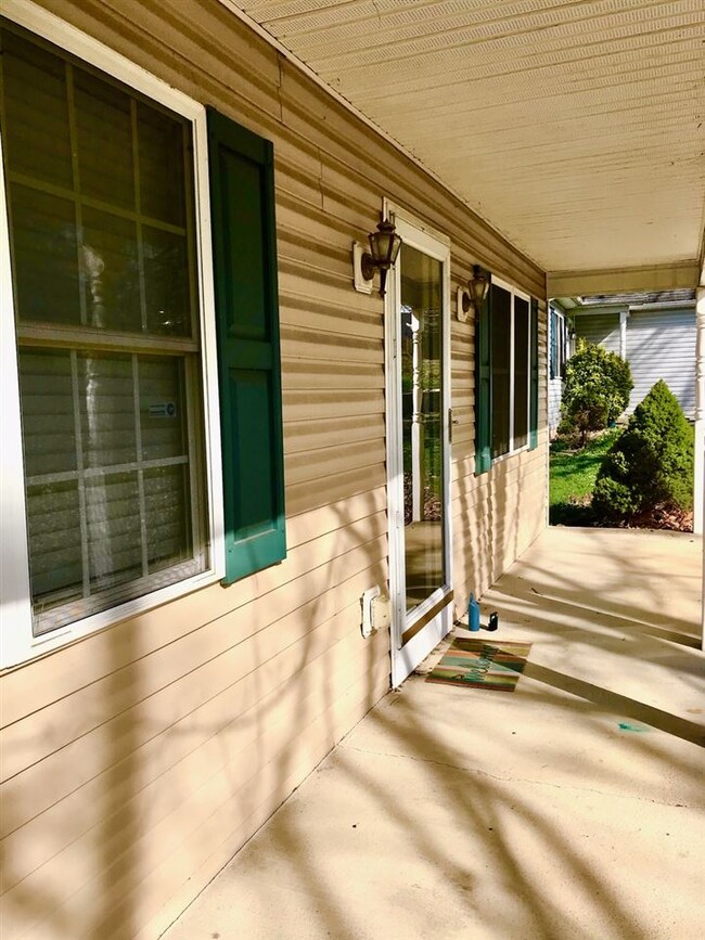 1108 3rd St, Waynesboro, VA 22980 - photo 3