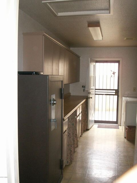 LARGE UTILITY ROOM
