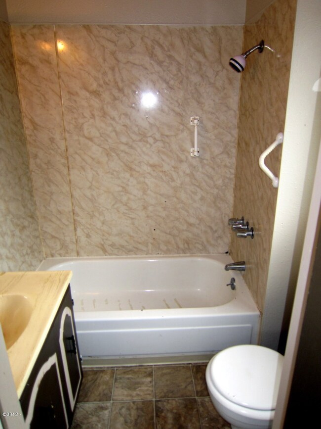 213 SE Neptune Ave, Lincoln City, OR 97367 - photo 6