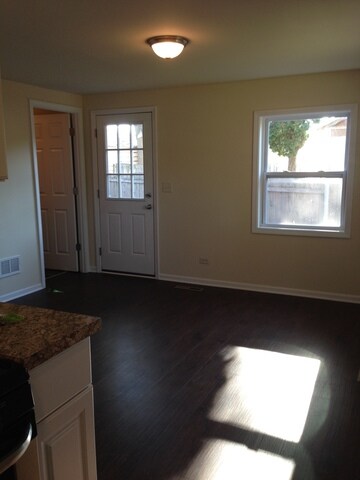 138 Mora Rd, Carpentersville, IL 60110 - photo 5