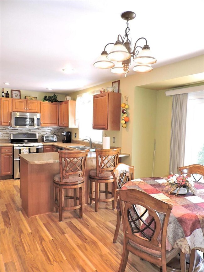 Extensive Kitchen with an extended peninsula in th