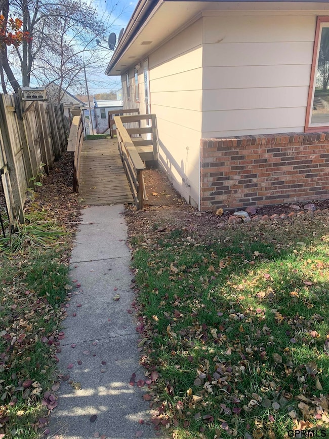 206 N Thomas Ave, Oakland, NE 68045 - photo 6