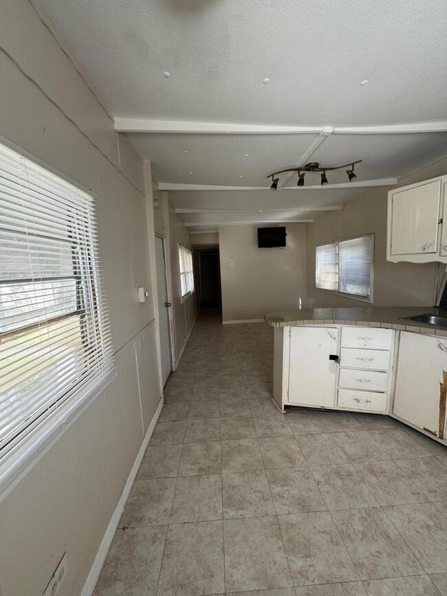 138 Atkinson St unit 5, Cocoa, FL 32922 - photo 4