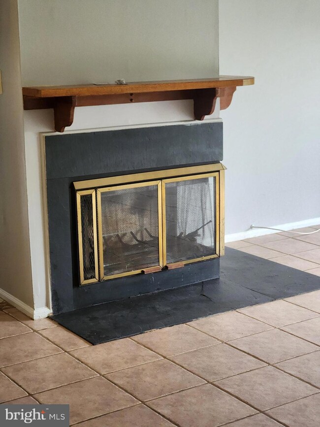 126 Crabapple Ln unit B2, Franklin Park, NJ 08823 - photo 3