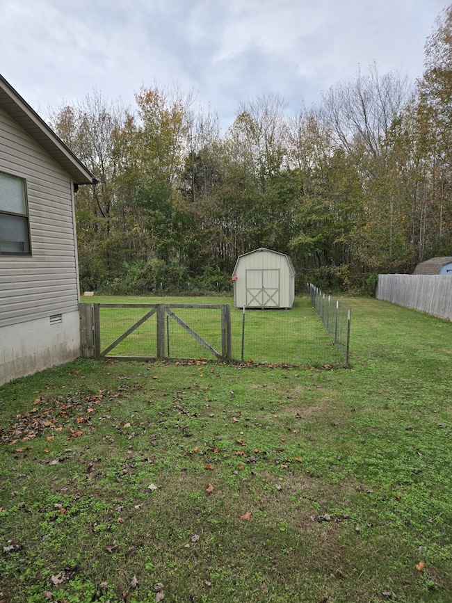 107 Greenland Dr, McMinnville, TN 37110 - photo 3