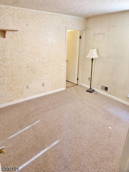 48 Howard Ct, Newark, NJ 07103 - photo 5