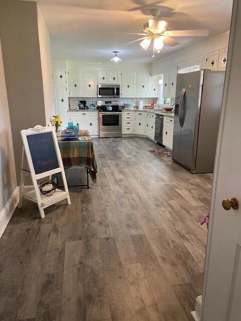 Eat-in Kitchen