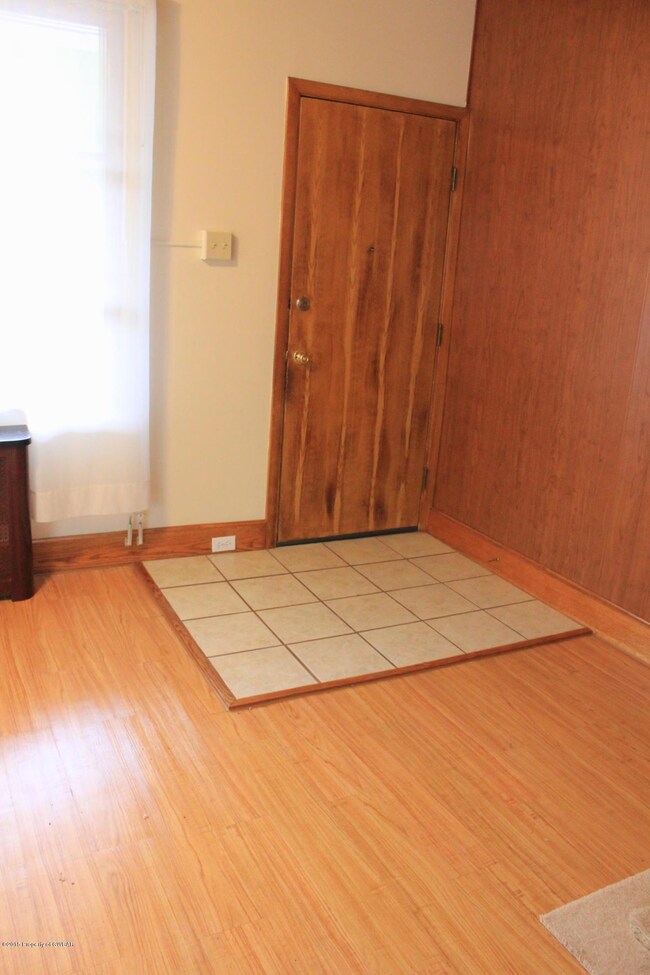 48 Farley Ln, Wilkes Barre, PA 18702 - photo 2