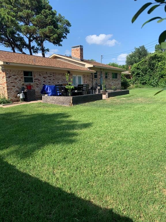 1037 Inwood Dr, Hurst, TX 76053 - photo 7