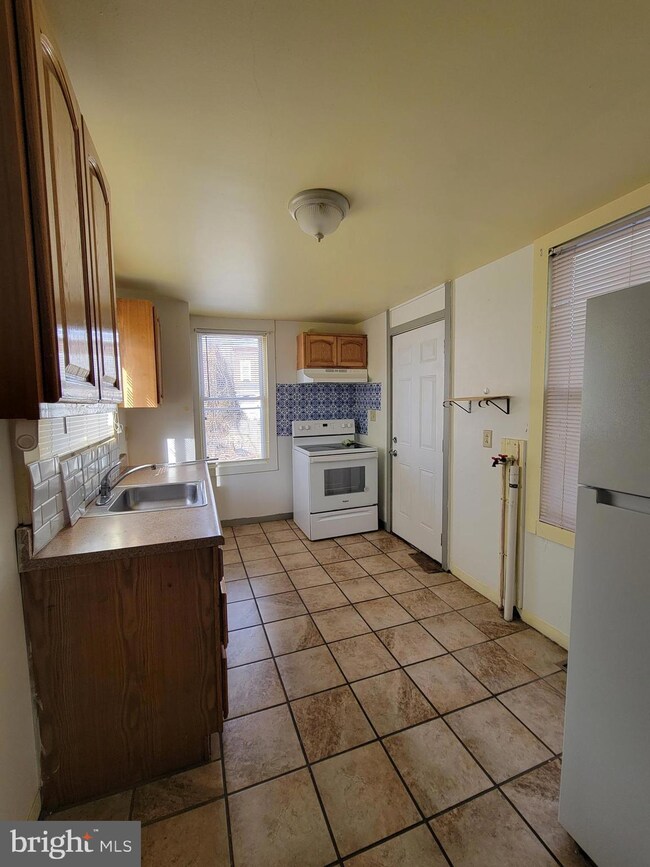 1732 Walnut St, Harrisburg, PA 17103 - photo 4