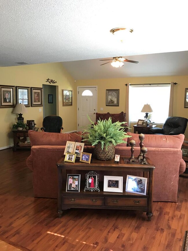 704 Josephine Ln, Adel, GA 31620 - photo 6