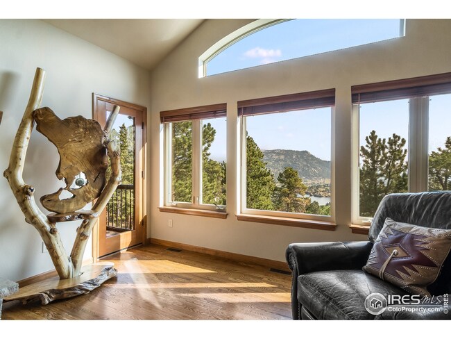 Living Room with views of Marys Lake