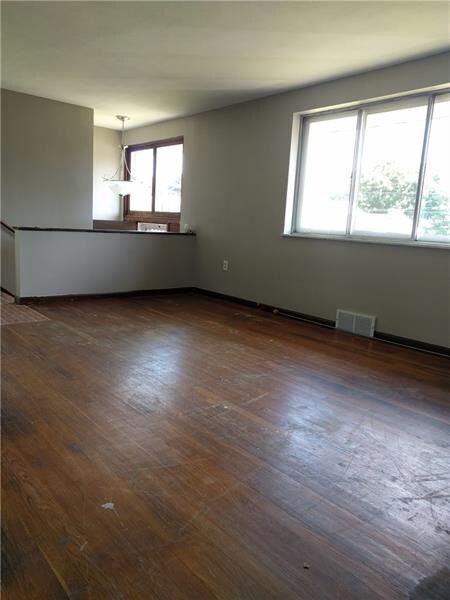 1304 Sampson St, Conway, PA 15027 - photo 6