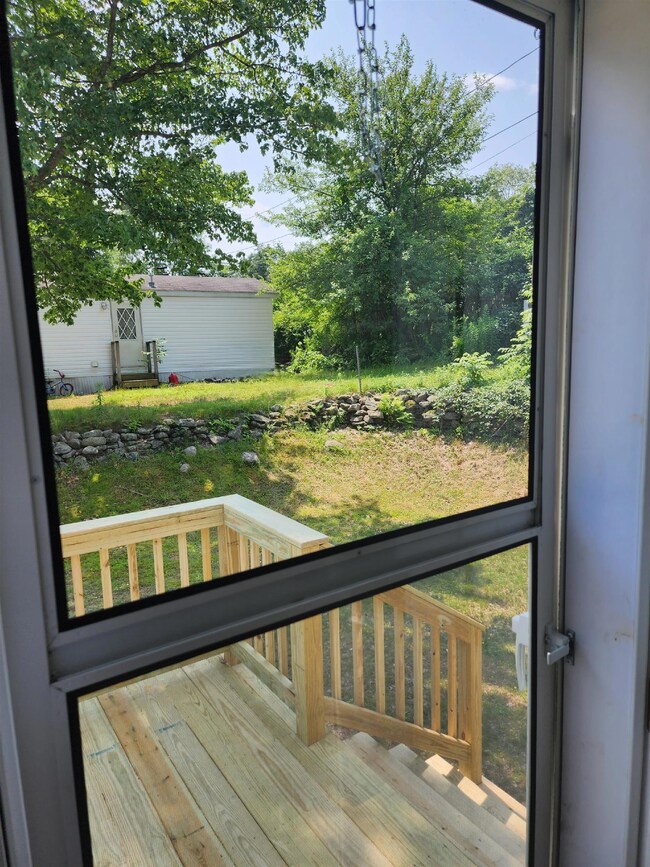 65 Leavitt Rd unit 13, Pittsfield, NH 03263 - photo 6