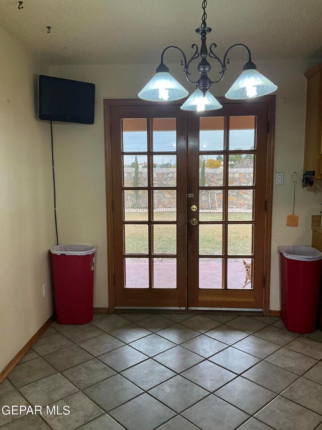228 Sunnyview Place, El Paso, TX 79915 - photo 3