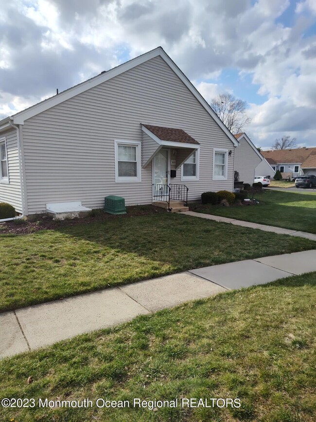 50 Piazza Tasso unit 1000, Freehold, NJ 07728 - photo 5