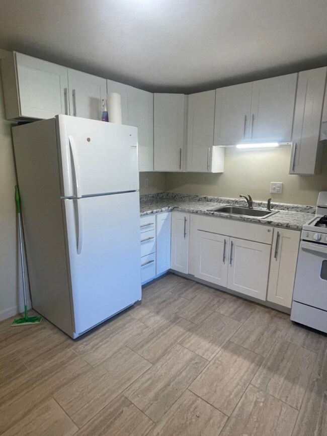 81 Fisherville Rd unit 11, Concord, NH 03303 - photo 2