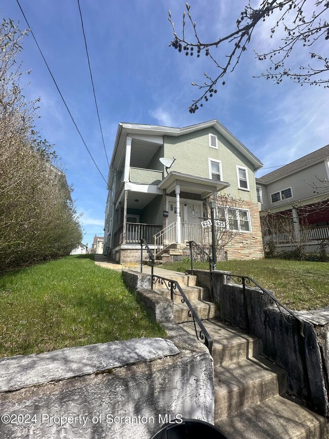 623 Birch St, Scranton, PA 18505 - photo 2