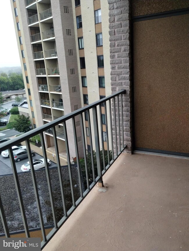 10612 Valley Forge Cir unit 612, King of Prussia, PA 19406 - photo 5