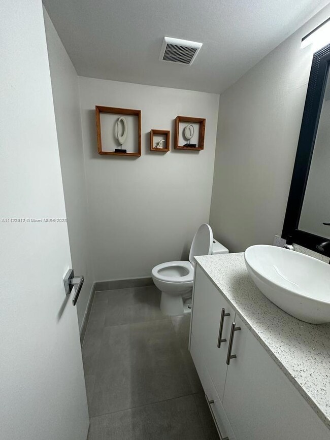 15420 SW 82nd Ln unit 704, Miami, FL 33193 - photo 6