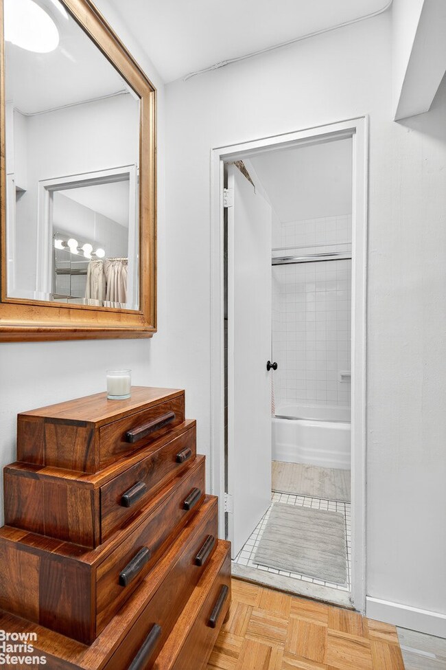 520 E 72nd St unit 3R, New York, NY 10021 - photo 7