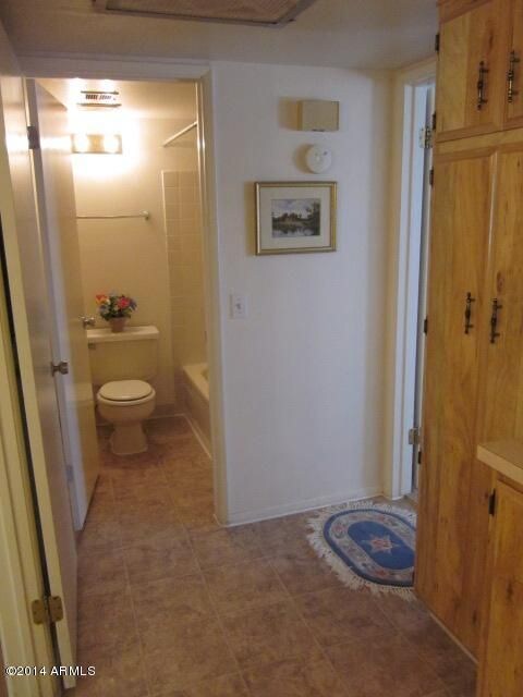 8841 N 8TH ST BATH 2