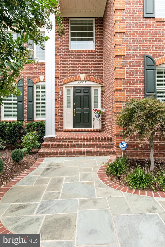 25327 Justice Dr, Chantilly, VA 20152 - photo 4