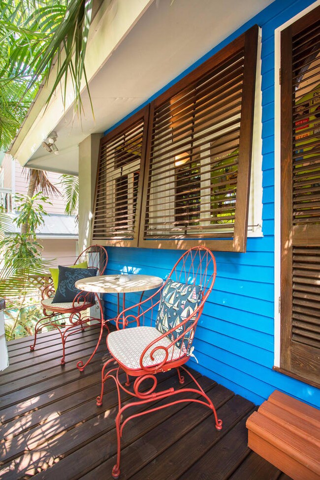 1209 Johnson St Key West FL-large-007-29