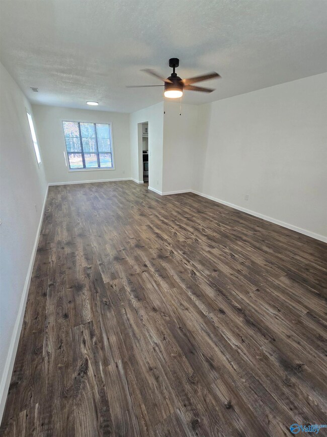 126 Bernices Private Dr, Danville, AL 35619 - photo 5