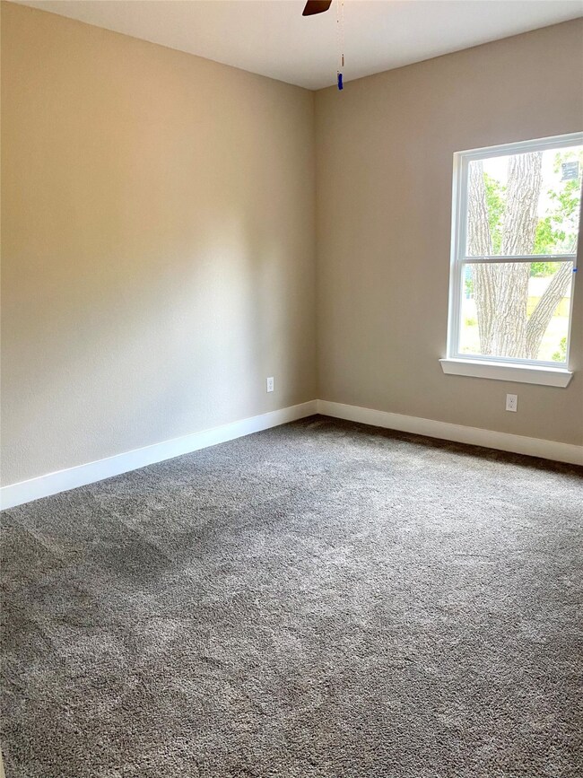 1911 Hampton St, Houston, TX 77088 - photo 6