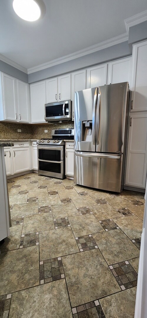 24062 Walnut Cir unit 181104, Plainfield, IL 60585 - photo 5