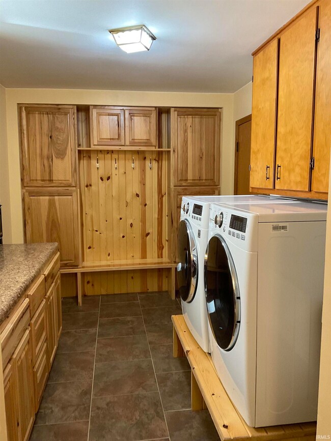 16907 Indianapolis Rd, Yoder, IN 46798 - photo 7