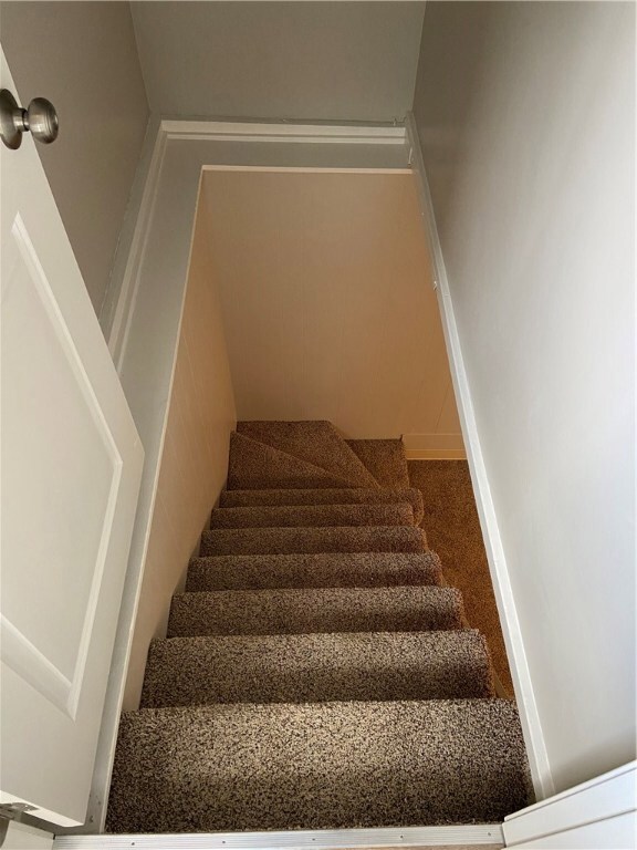 64 Stephens Ave, Warwick, RI 02886 - photo 3