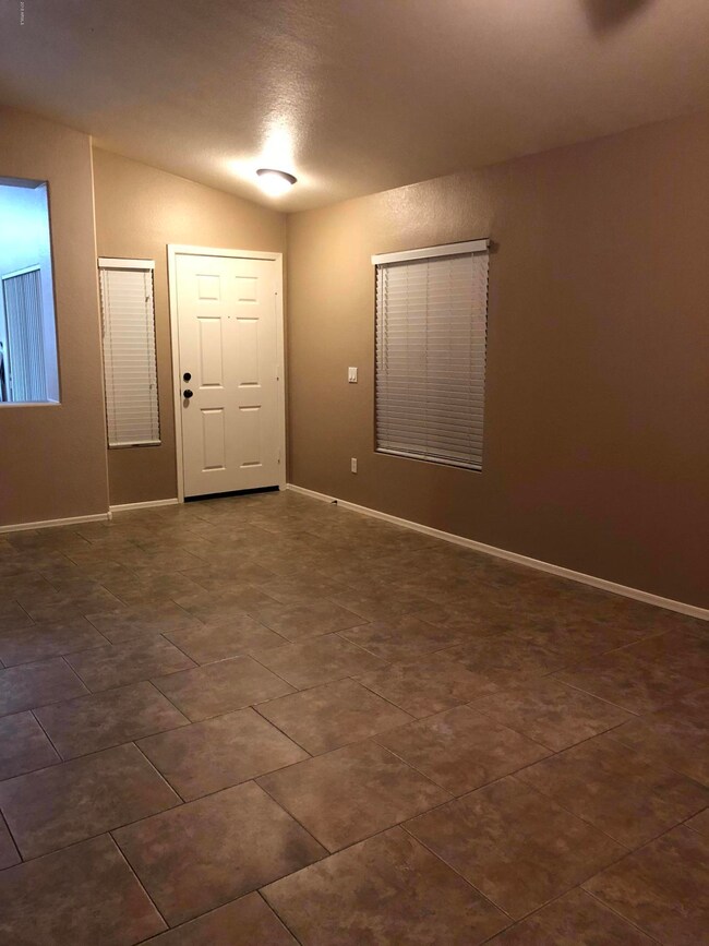 9236 E Lobo Ave, Mesa, AZ 85209 - photo 3