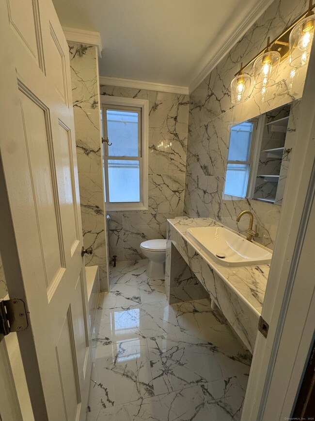 unlisted-address, New Haven, CT 06511 - photo 4