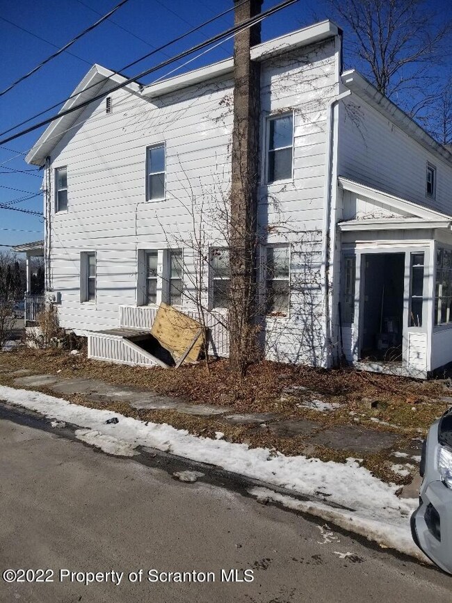 613 Mill St unit 615, Dunmore, PA 18512 - photo 2