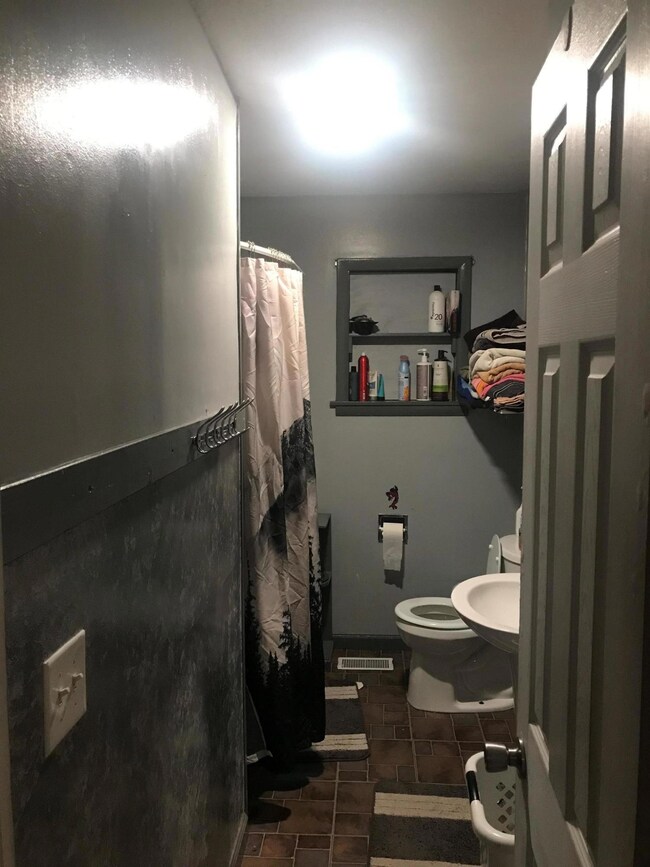 640 Dillon St, Crossville, TN 38555 - photo 7