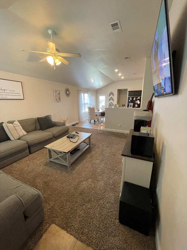 810 E 93rd St, Odessa, TX 79765 - photo 2