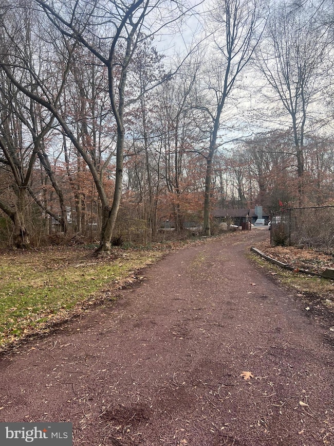 4403 E Yates Rd, Bensalem, PA 19020 - photo 2