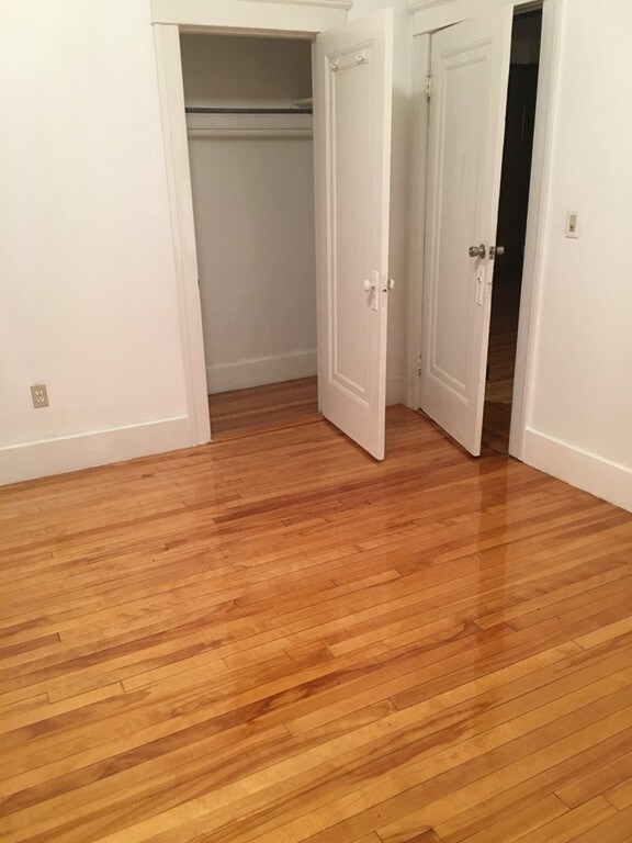 29 Bridgeport St unit 3, Worcester, MA 01604 - photo 6