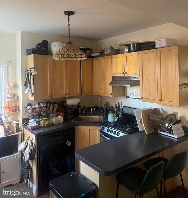 1943 Waverly St, Philadelphia, PA 19146 - photo 7