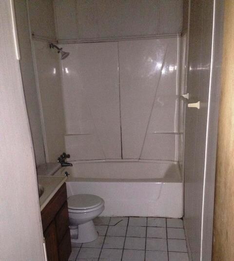 4015 E 28th St, Des Moines, IA 50317 - photo 3