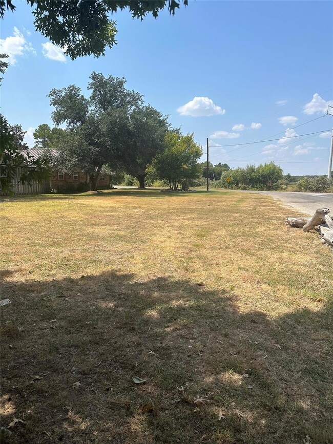 3215 Boynton Ave, Granbury, TX 76049 - photo 2