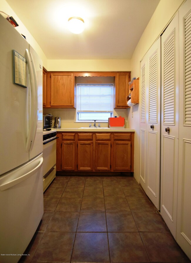 (7) Kitchen