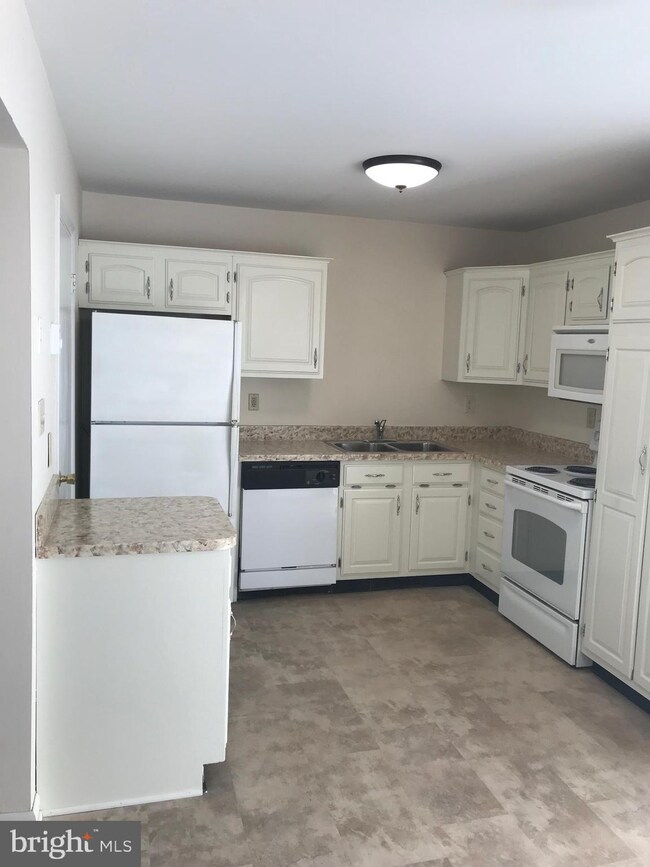 79 Carnival Dr, Taneytown, MD 21787 - photo 4