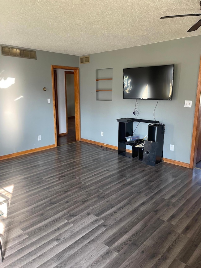 1202 2nd Ave SW, Austin, MN 55912 - photo 3