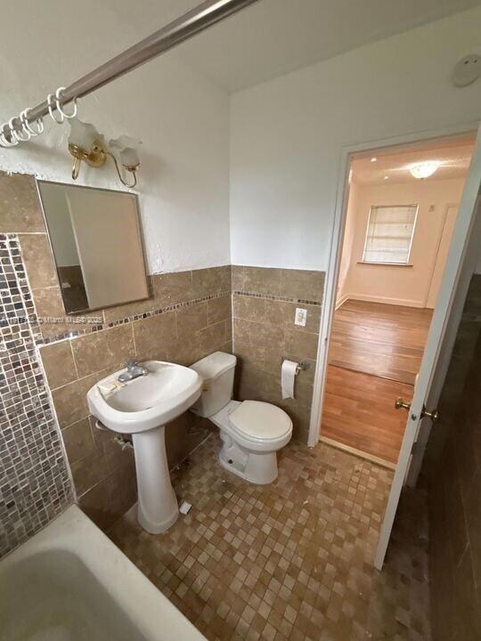 542 NW 8th St unit 12, Miami, FL 33136 - photo 7
