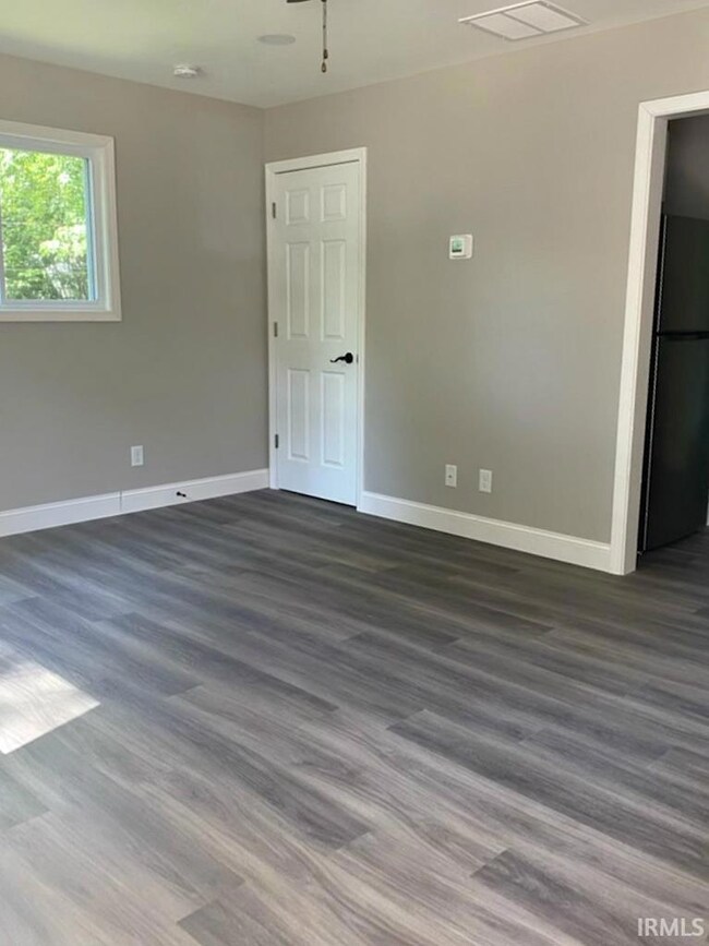 425 Cypress St unit B, Newburgh, IN 47630 - photo 4