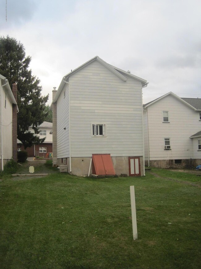 431 Main St, Moosic, PA 18507 - photo 4